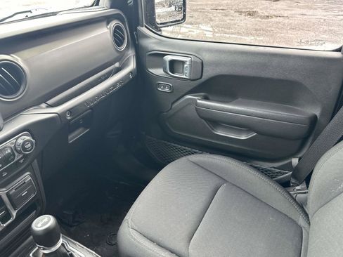 Used 2023 Jeep Wrangler Unlimited w/ Cold Weather Group image 31