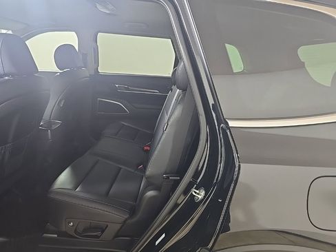 Used 2024 Kia Telluride LX image 14