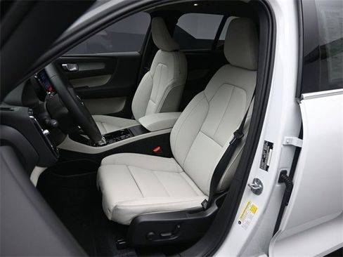 New 2025 Volvo XC40 B5 Plus w/ Protection Package Premier image 15