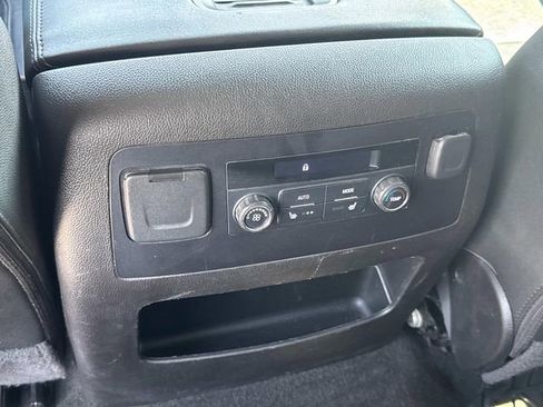 Used 2017 Chevrolet Suburban Premier image 19