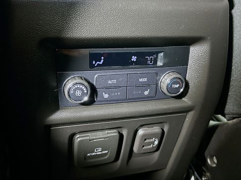 Used 2019 Chevrolet Traverse Premier w/ Redline Edition AWD/4WD image 27