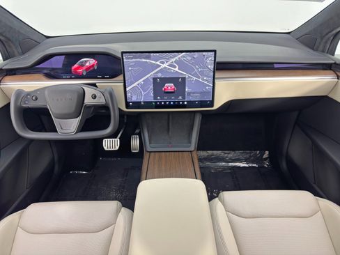 Used 2023 Tesla Model X Standard Range image 12