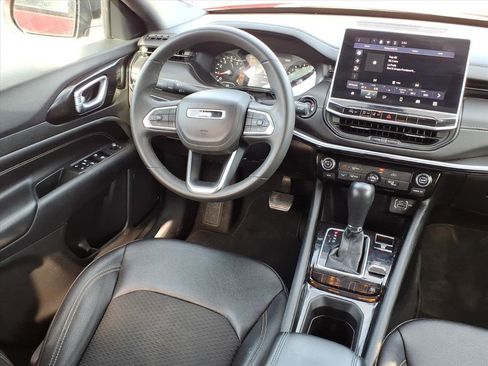 Used 2024 Jeep Compass Latitude w/ Altitude Special Edition image 14