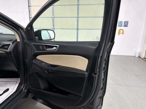 Used 2023 Ford Edge SEL w/ Convenience Package AWD/4WD image 16