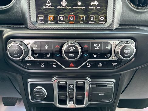 Used 2022 Jeep Gladiator Overland AWD/4WD image 24