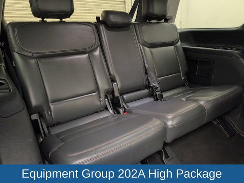 Used 2025 Ford Expedition Active RWD image 18