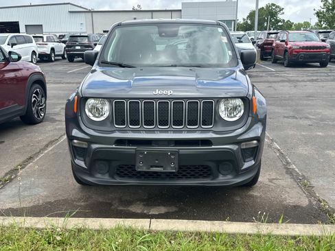 Used 2023 Jeep Renegade Latitude AWD/4WD image 6