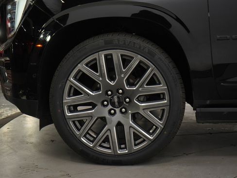 Used 2025 GMC Yukon XL Denali Ultimate AWD/4WD image 32
