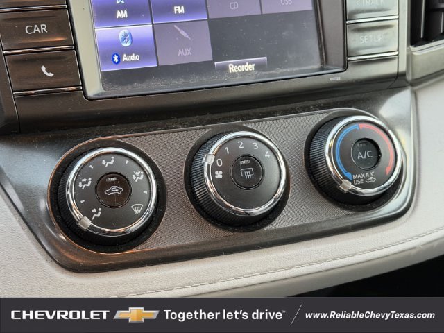 Used 2015 Toyota RAV4 LE FWD image 16