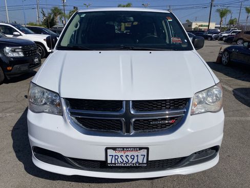 Used 2016 Dodge Grand Caravan SE w/ Quick Order Package 29E SE FWD image 3