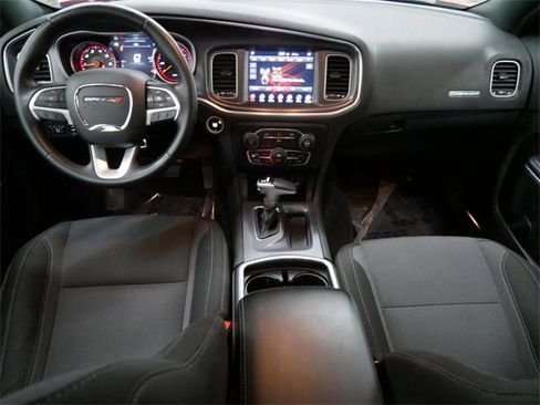 Used 2017 Dodge Charger SXT image 12