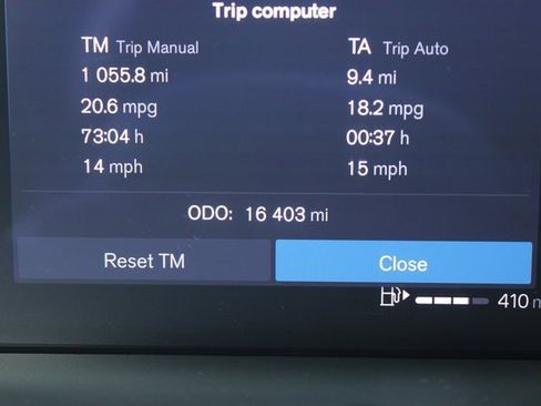 Used 2025 Volvo XC60 B5 Plus image 28