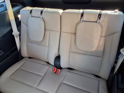 Used 2021 Ford Explorer Limited w/ Equipment Group 301A image 8