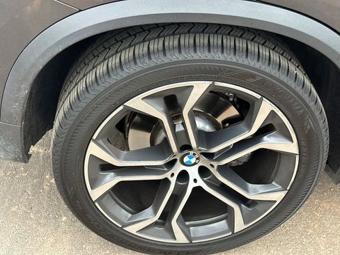 Used 2021 BMW X5 xDrive40i w/ Executive Package image 17