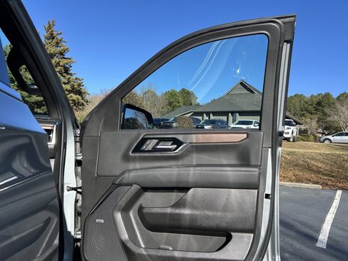 Certified 2025 GMC Yukon Denali image 63