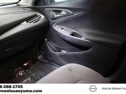 Used 2021 Chevrolet Malibu LT FWD image 11