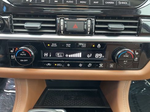 Used 2025 Nissan Pathfinder Platinum w/ Cargo Package image 19