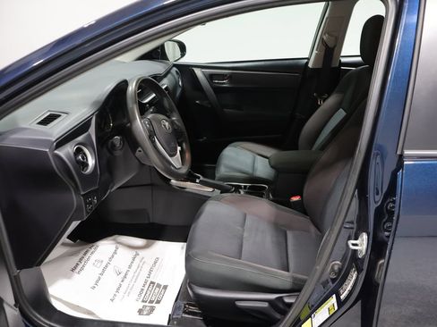 Used 2018 Toyota Corolla LE w/ Carpet Mat Package (TMS) FWD image 10
