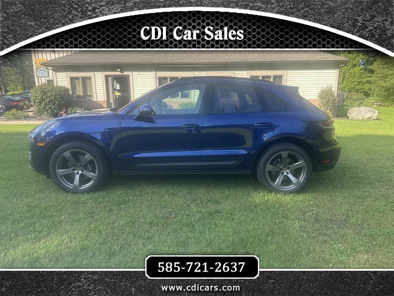 Used 2023 Porsche Macan AWD/4WD image 1