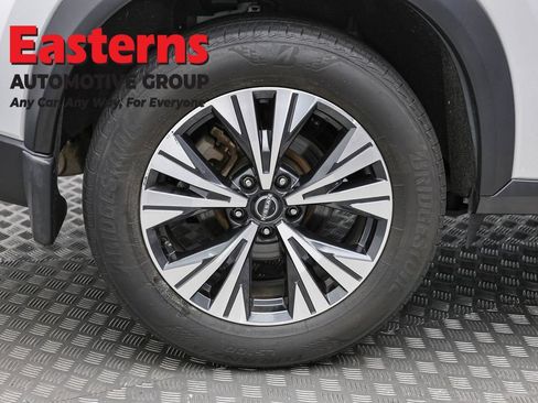 Used 2023 Nissan Rogue SV AWD/4WD image 90