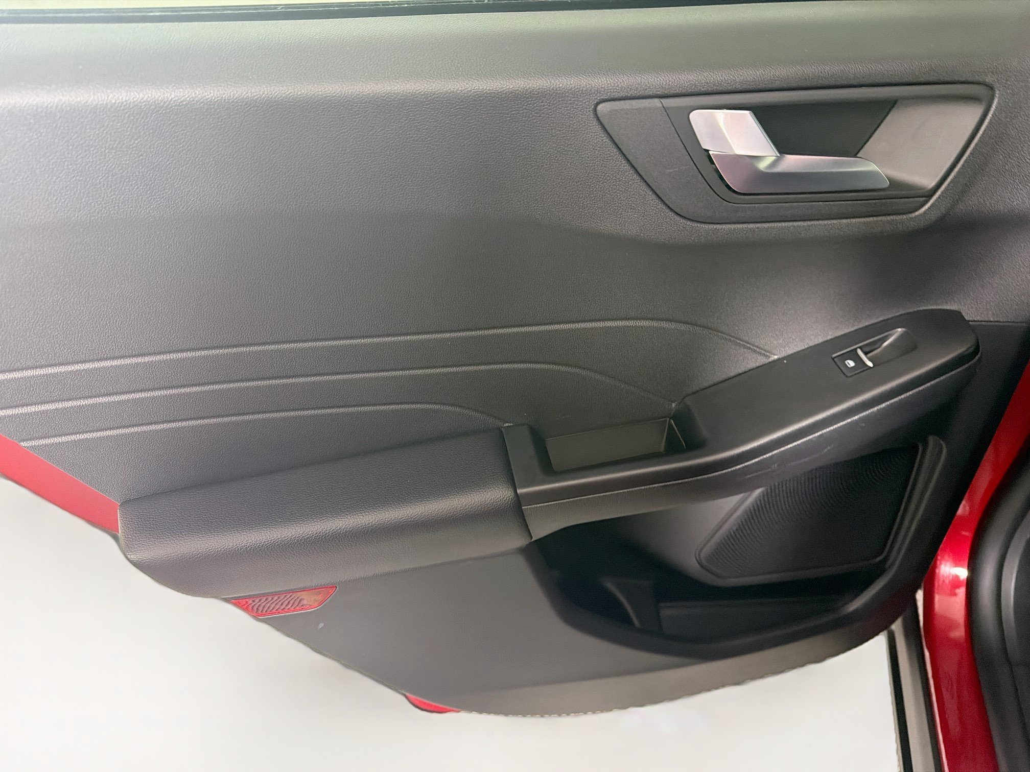 Used 2025 Ford Escape ST-Line Select AWD/4WD image 24