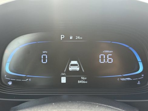 Used 2023 Hyundai Venue Limited image 21