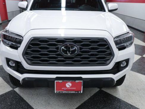 Used 2023 Toyota Tacoma TRD Off-Road image 4