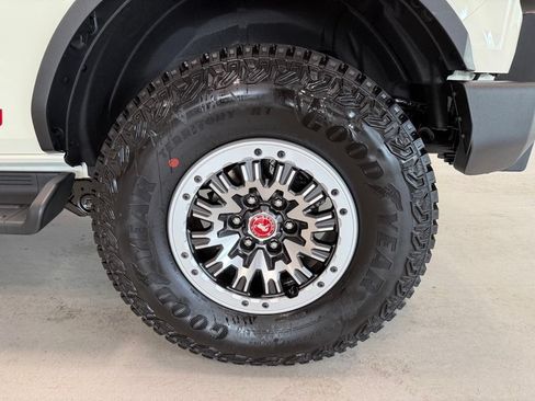 New 2026 Ford Bronco Outer Banks w/ Sasquatch Package AWD/4WD image 10
