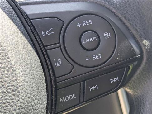 Used 2021 Toyota RAV4 XLE w/ Convenience Package FWD image 14