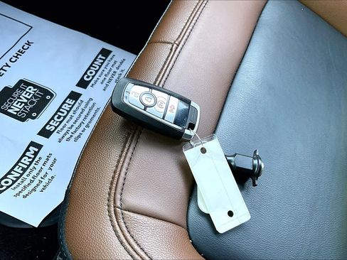 Used 2024 Ford Bronco Outer Banks image 15