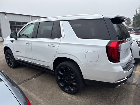 Used 2025 GMC Yukon Denali w/ Denali Reserve Package image 7