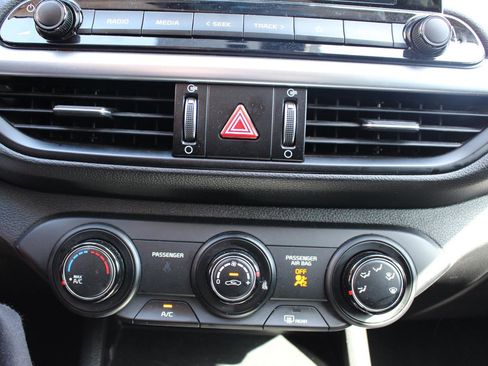 Used 2023 Kia Forte LXS w/ LXS Technology Package image 22