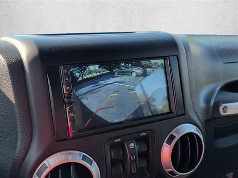 Used 2015 Jeep Wrangler Unlimited Sahara w/ Connectivity Group AWD/4WD image 14