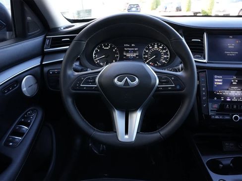 Certified 2025 INFINITI QX50 Luxe image 9