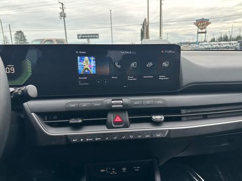 Used 2025 Kia K4 LXS image 19