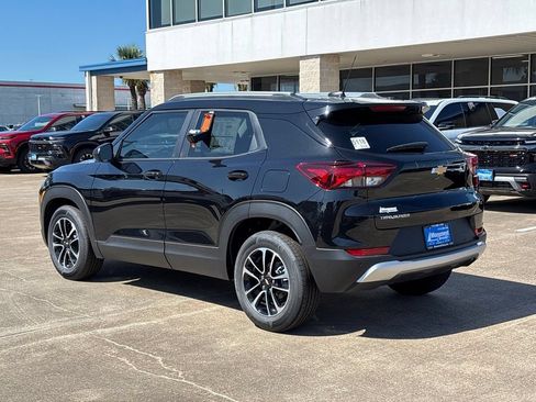 New 2026 Chevrolet TrailBlazer LT w/ Driver Confidence Package FWD image 13
