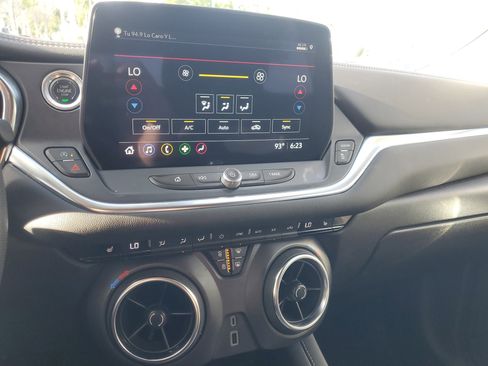 Used 2024 Chevrolet Blazer LT image 25