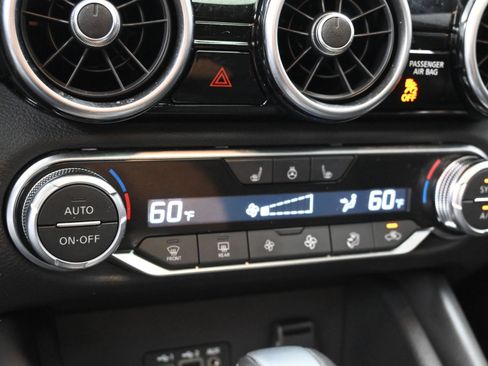 Used 2023 Nissan Sentra SR w/ SR Premium Package image 45