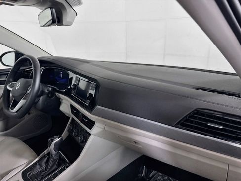 Certified 2023 Volkswagen Jetta SE w/ Panoramic Sunroof Package FWD image 26