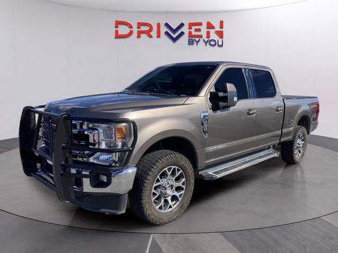 Used 2022 Ford F250 Lariat w/ Lariat Value Package image 2