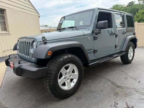Used 2015 Jeep Wrangler Unlimited Sport w/ Quick Order Package 24S AWD/4WD image 9