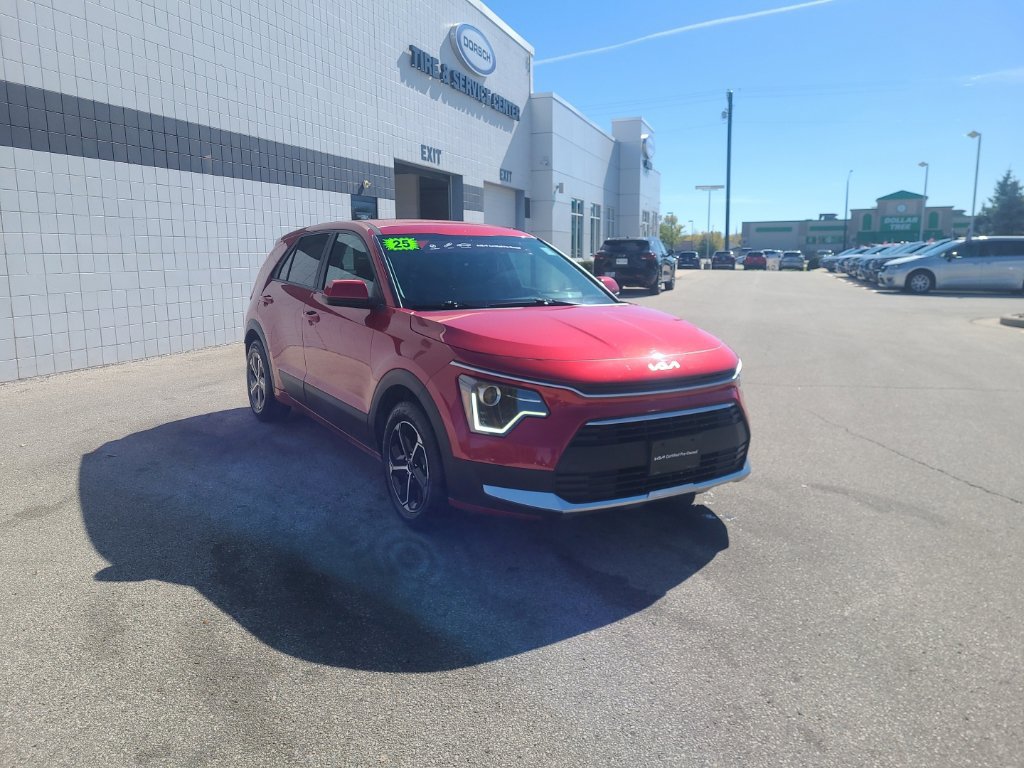 Certified 2025 Kia Niro LX FWD image 8