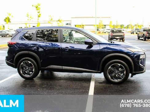 Used 2025 Nissan Rogue SV FWD image 9