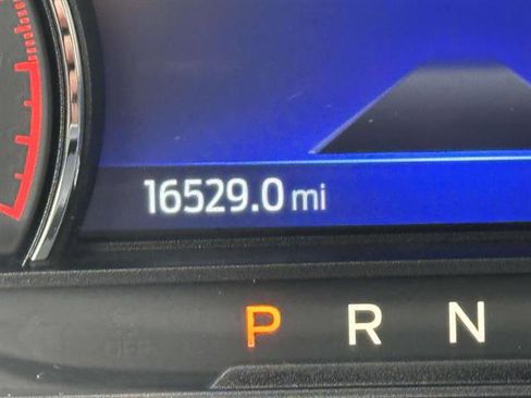 Used 2022 Ford Explorer XLT w/ Equipment Group 202A image 16