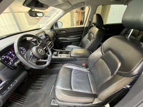 Used 2024 Nissan Pathfinder SL image 22