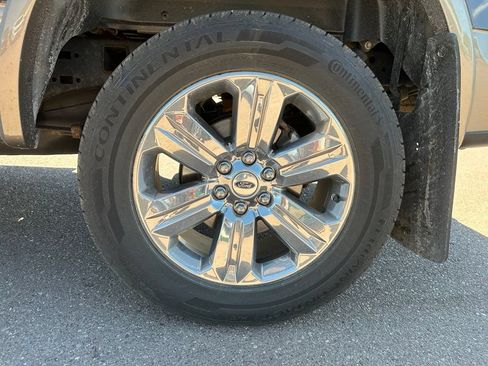 Used 2018 Ford F150 Lariat w/ Equipment Group 502A Luxury AWD/4WD image 40