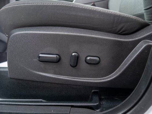 Used 2019 Ford Escape SE image 26