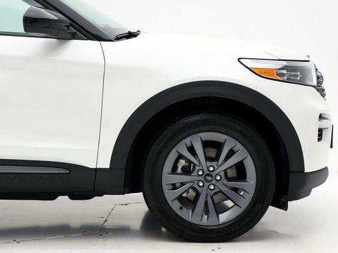 Used 2023 Ford Explorer XLT w/ Equipment Group 202A image 4