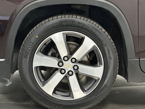 Used 2020 Chevrolet Traverse LT w/ LT Premium Package FWD image 28