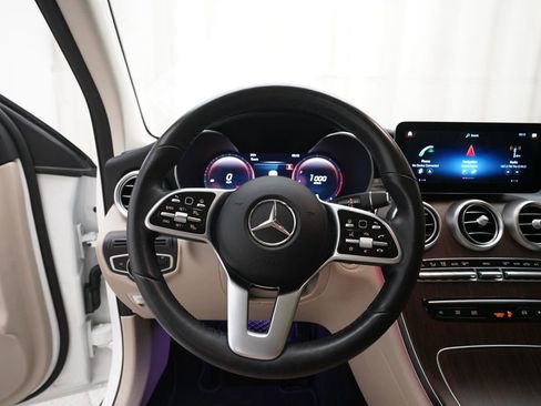 Used 2022 Mercedes-Benz GLC 300 4MATIC image 4